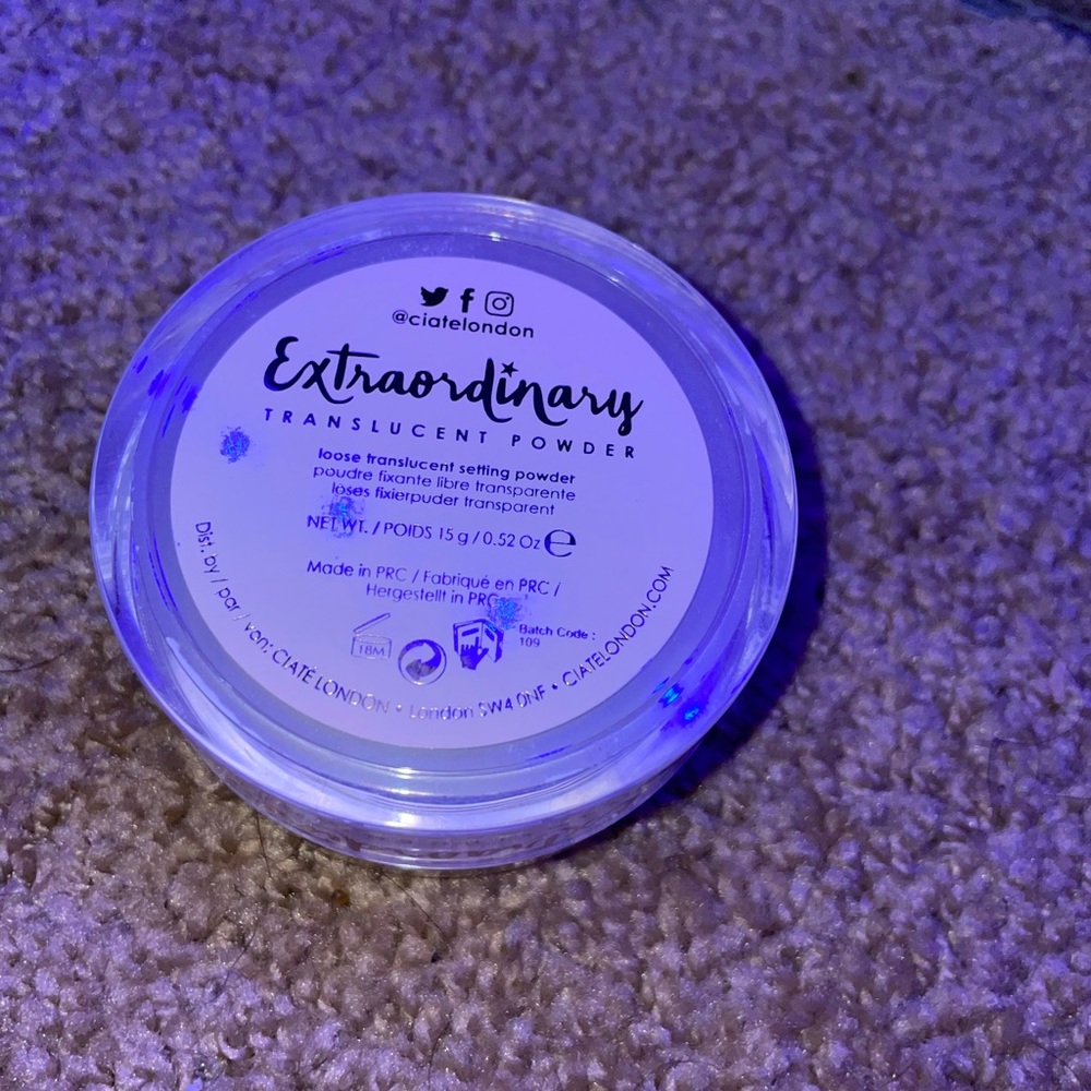 Ciate London Loose Translucent Setting Powder - Picture 2 of 3